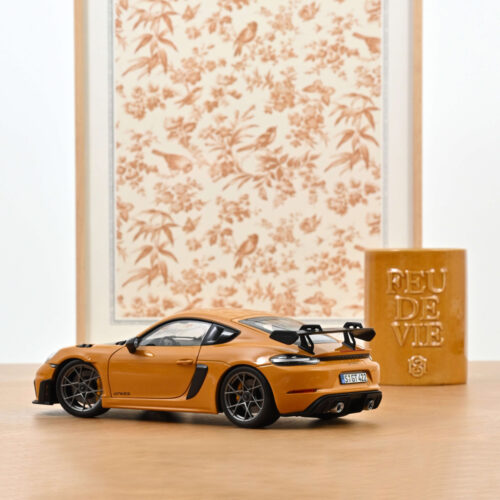 Porsche Cayman GT4 RS w/Weissach 2023 Bahama Yellow Pack 1:18 - Image 6
