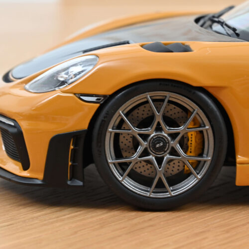 Porsche Cayman GT4 RS w/Weissach 2023 Bahama Yellow Pack 1:18 - Image 9