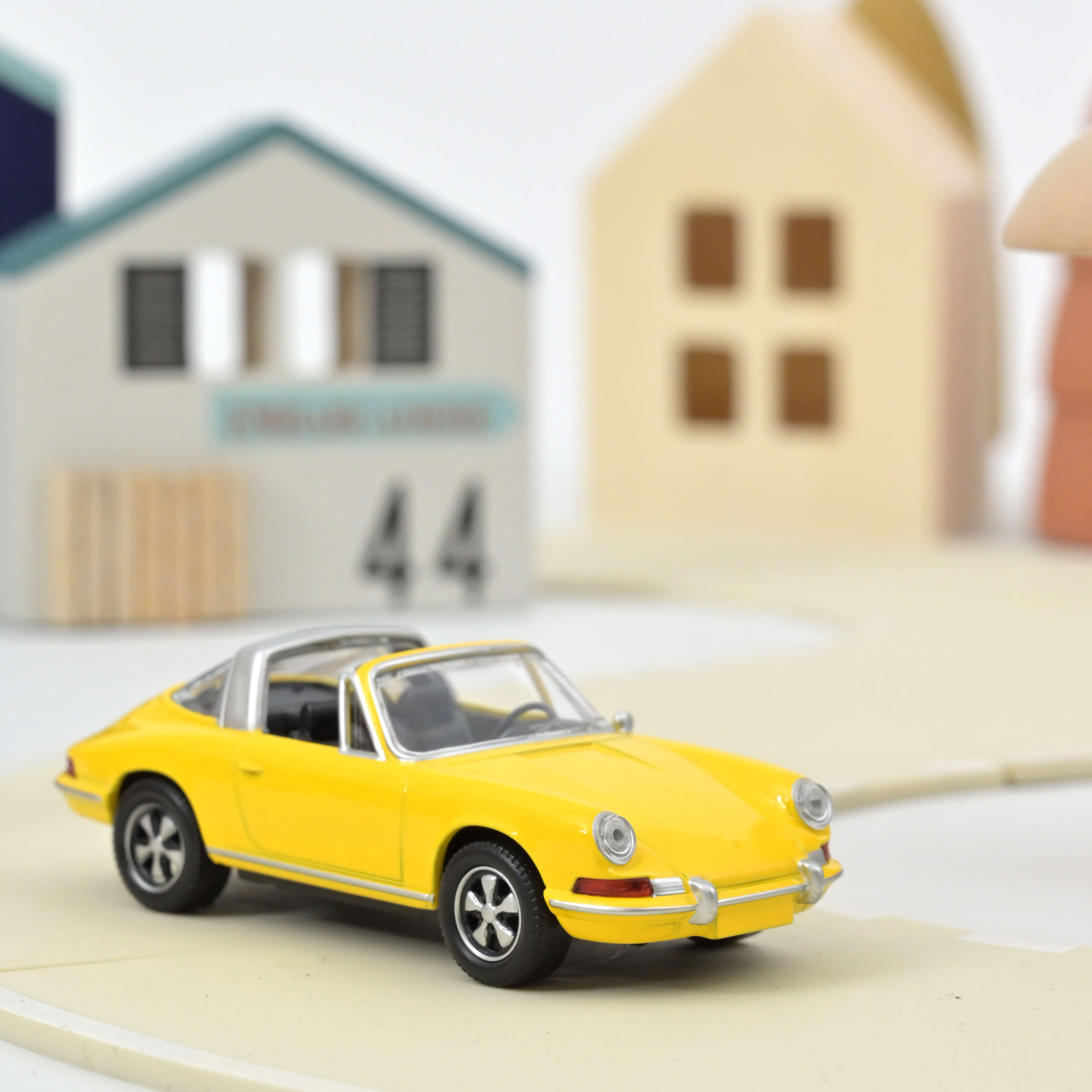 Porsche 911 Targa 1969 Signal Yellow 1:43 (750042) - Image 2