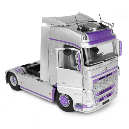 Volvo Trucks FH Globetrotter XL – Silver & Purple – 2023 124 (2)